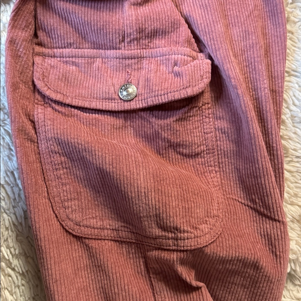 NWT American Eagle Dreamy Corduroy Super High-Waisted Baggy Wide-Leg  size 6 - Picture 13 of 13